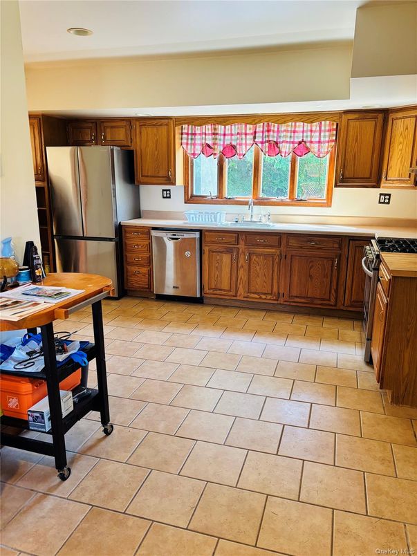 Interior, Kitchen, Stainless Steel Appliances