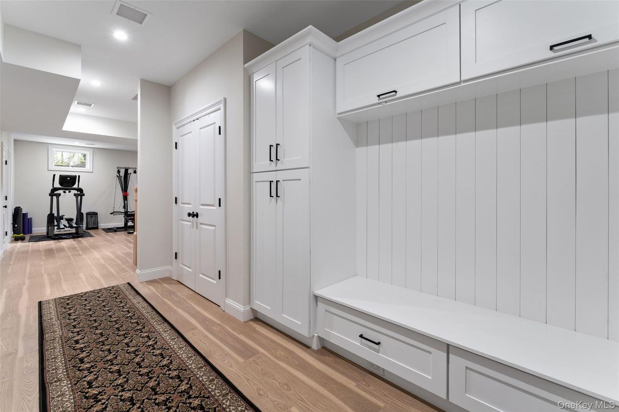 Fitness Equipment, Interior, Recessed Lighting, Wood Texture Flooring