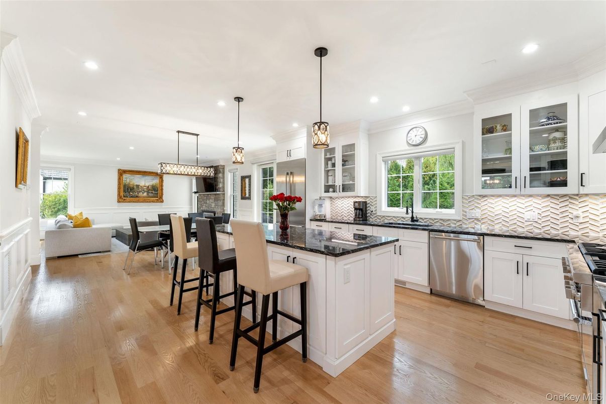 Dining room, Interior, Kitchen, Pendant Lights, Recessed Lighting, Stainless Steel Appliances, Wood Texture Flooring