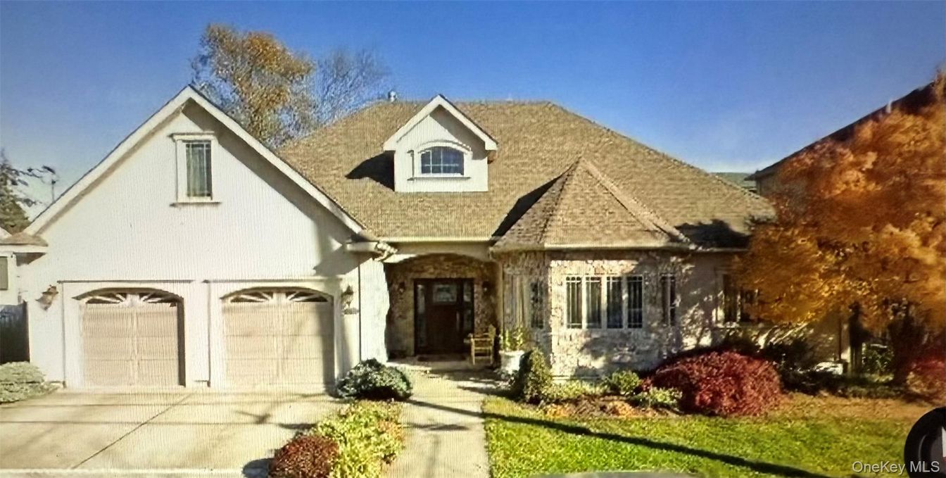 Attached, Exterior, Facade, Brick Traditional