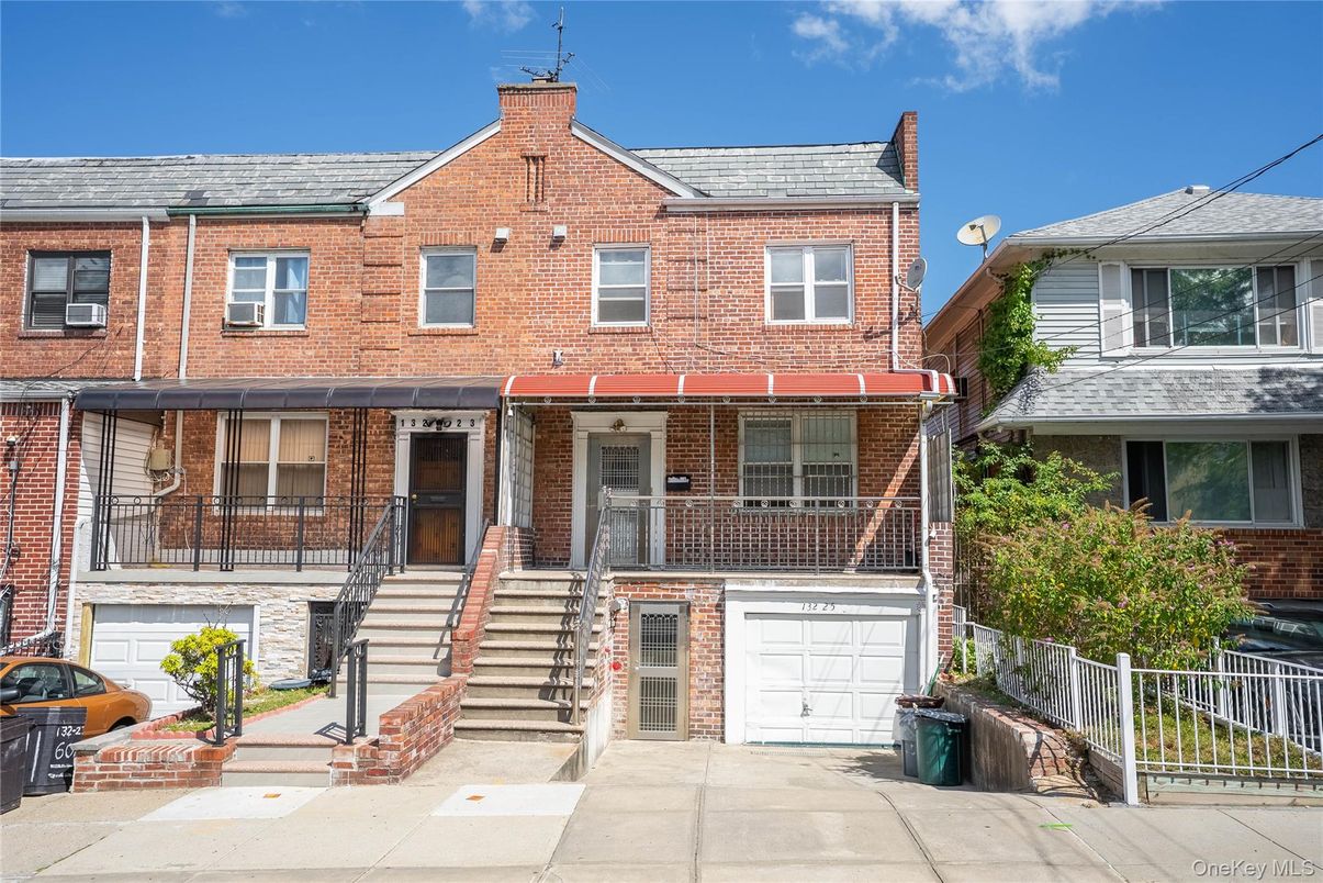 Attached, Exterior, Facade, Brick Facade, Rowhouse