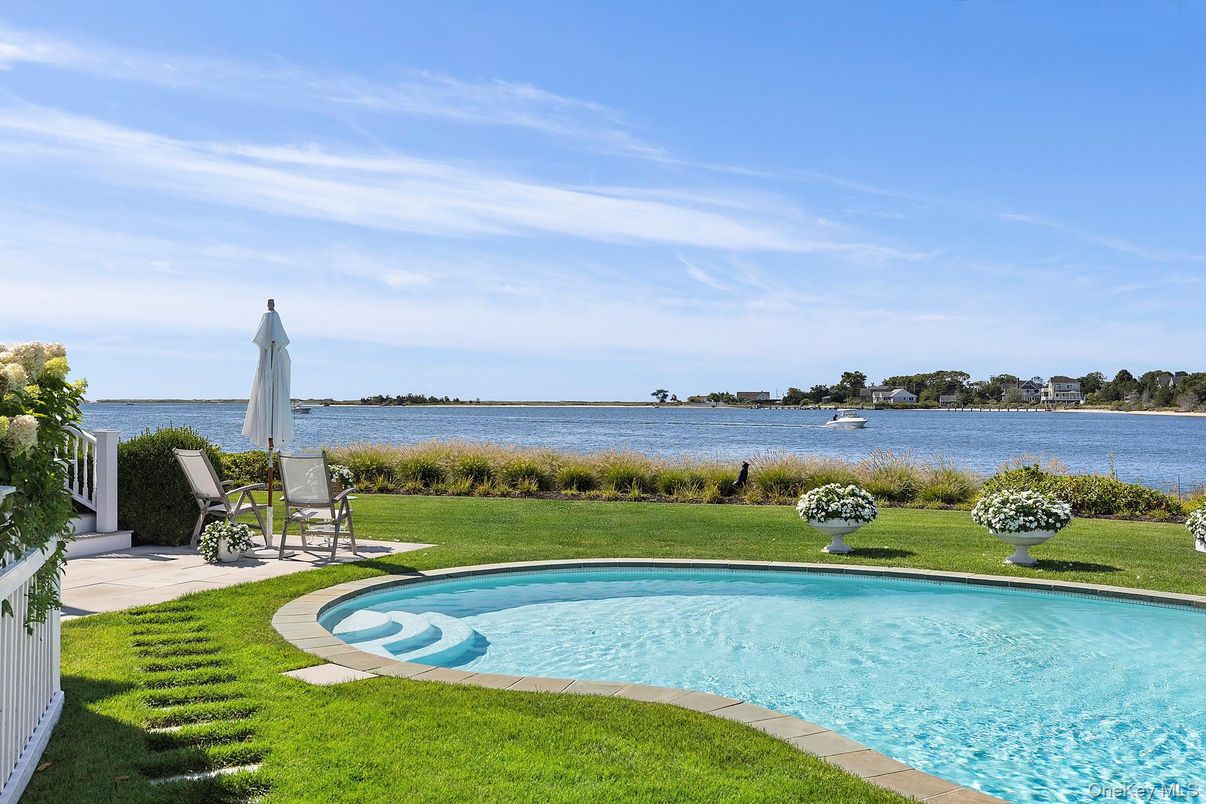 Exterior, Pool, Water