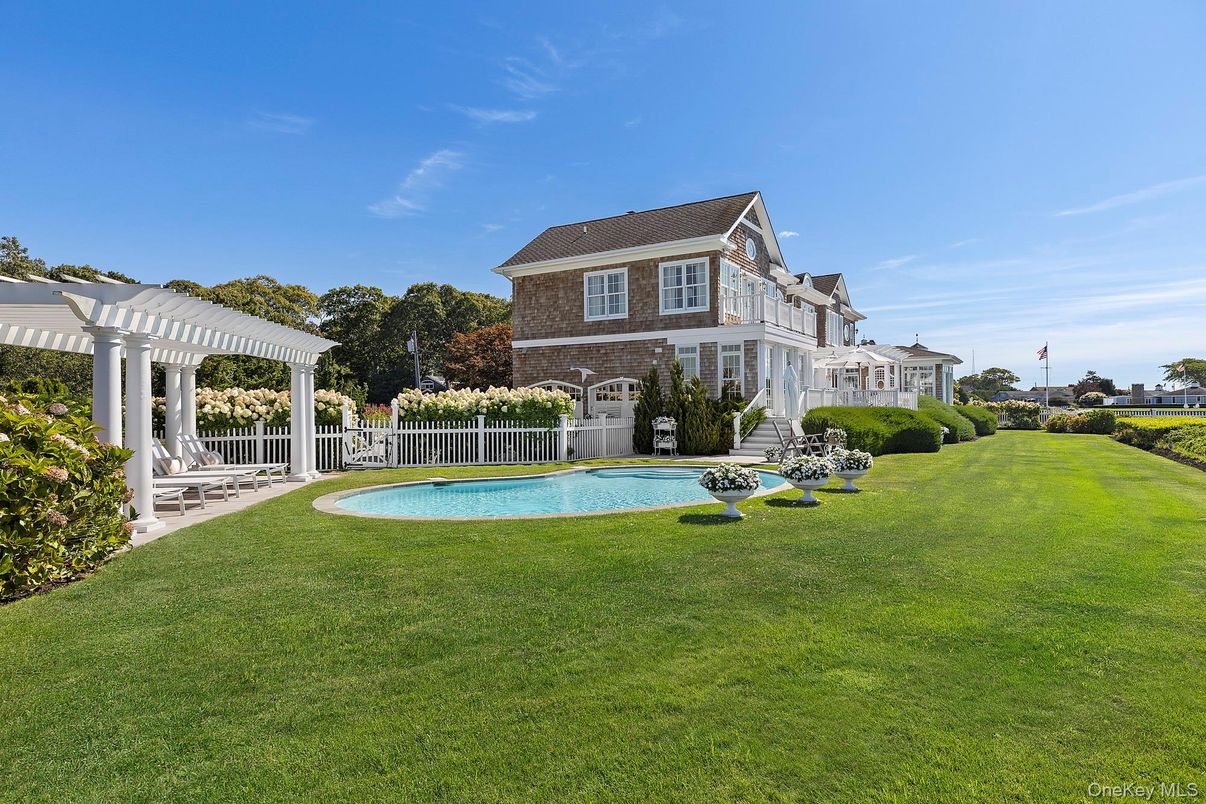 Backyard, Exterior, Pool