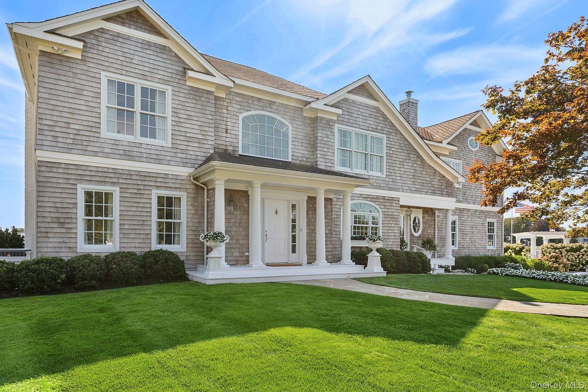 Exterior, Facade, Brick Traditional