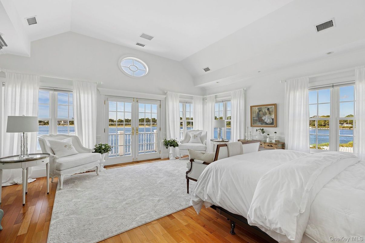 Bedroom, Interior, Water, Wood Texture Flooring