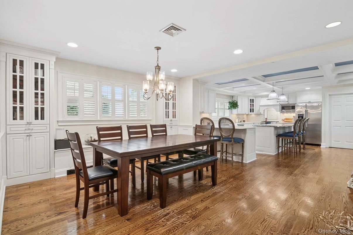 Chandelier, Dining room, Interior, Kitchen, Recessed Lighting, Wood Texture Flooring
