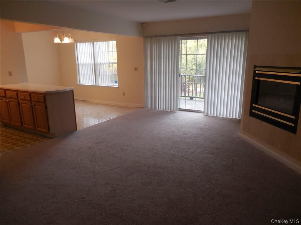 Empty room, Interior, Pendant Lights