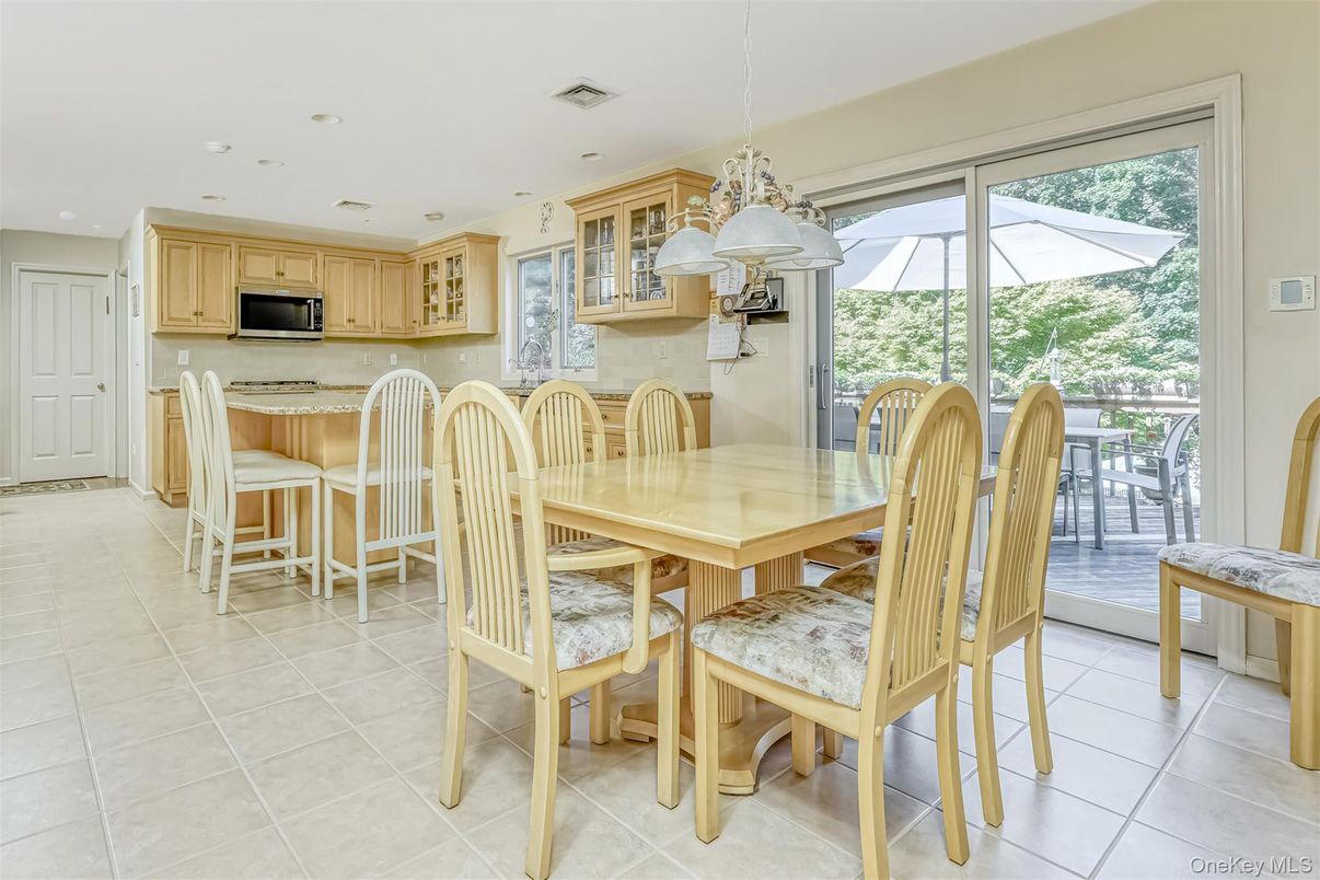 Dining room, Interior, Kitchen, Pendant Lights, Recessed Lighting