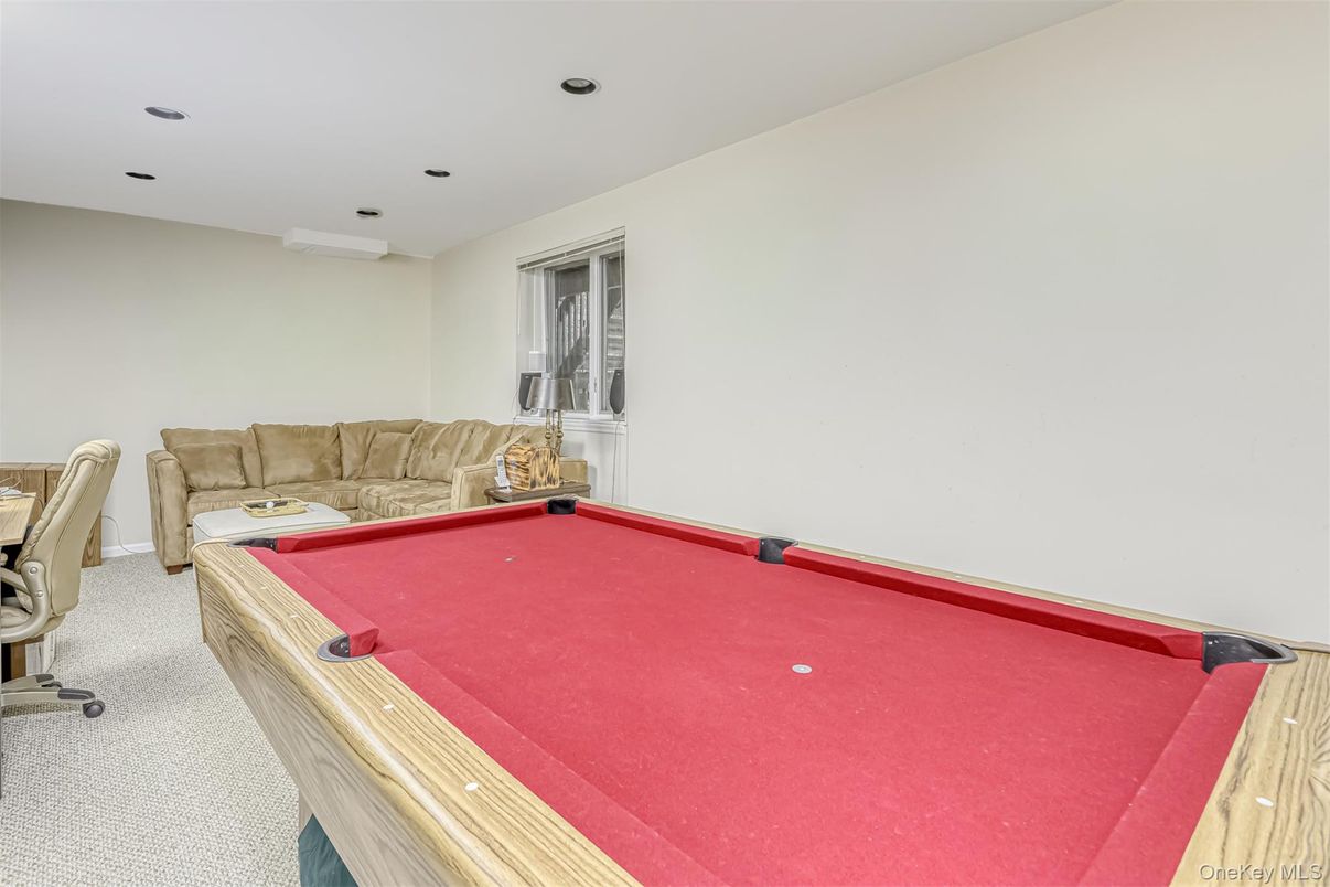 Billiard Table, Game Room, Interior, Recessed Lighting