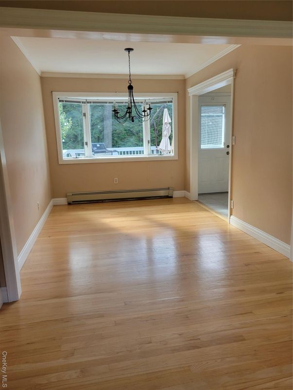 Empty room, Interior, Pendant Lights, Wood Texture Flooring