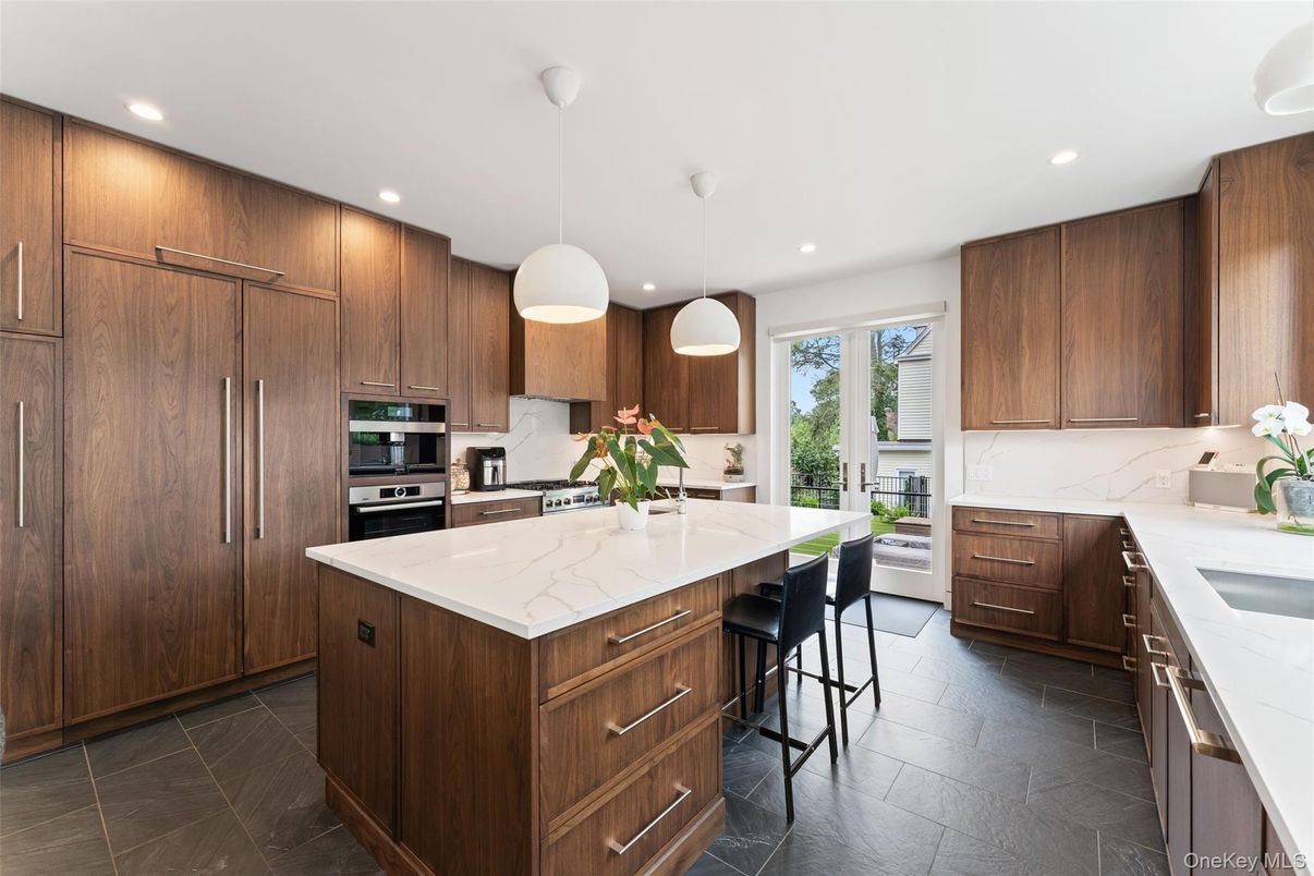 Interior, Kitchen, Pendant Lights, Recessed Lighting, Stainless Steel Appliances