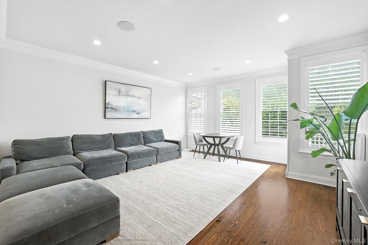 Dining room, Interior, Living room, Recessed Lighting, Wood Texture Flooring