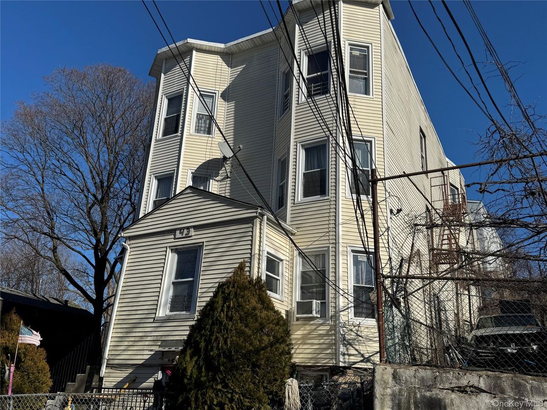 Exterior, Facade, Queen Anne Victorian