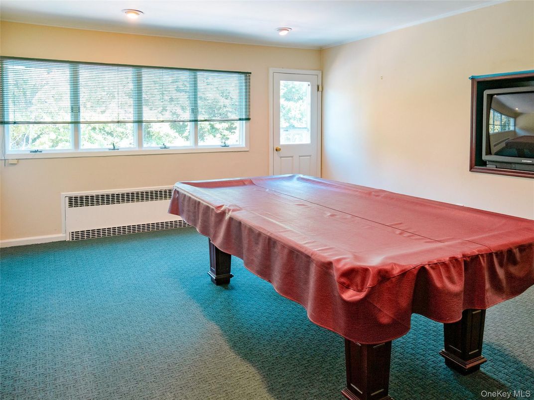 Billiard Table, Game Room, Interior