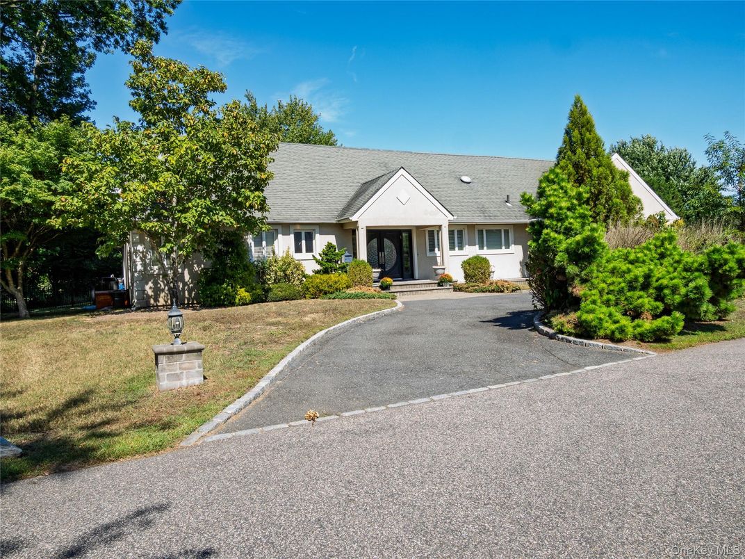 Backyard, Exterior, Facade, Ranch