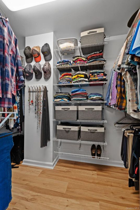 Interior, Walk-in Closets, Wood Texture Flooring