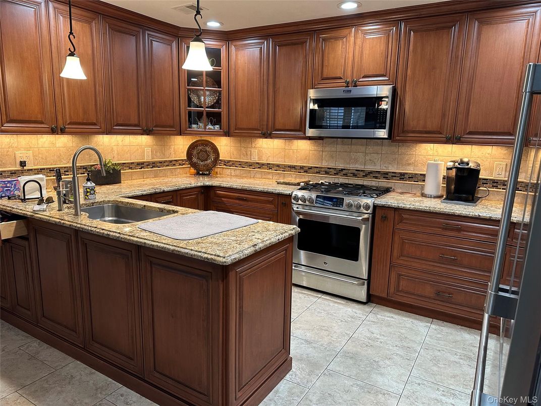 Interior, Kitchen, Pendant Lights, Recessed Lighting, Stainless Steel Appliances