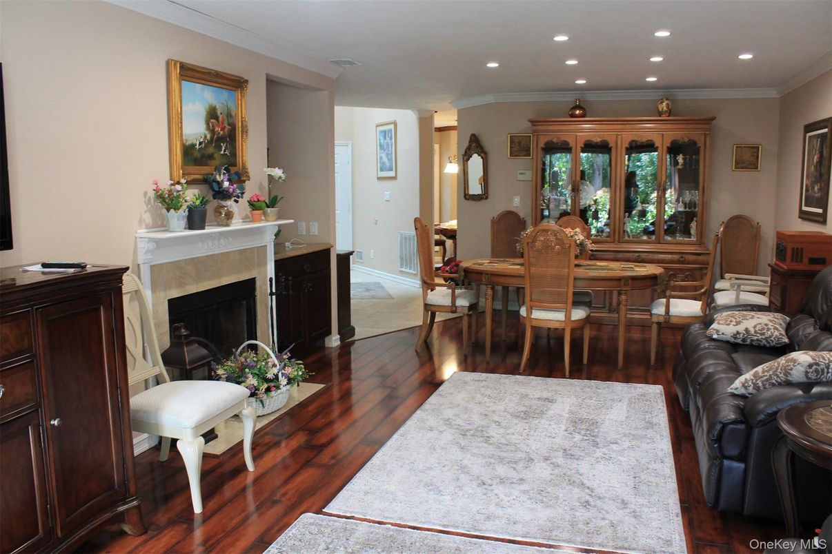 Dining room, Fireplace, Interior, Recessed Lighting, Wood Texture Flooring