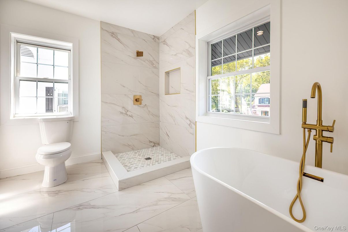 Bathroom, Free Standing Baths, Interior, Marble, Marble Walls