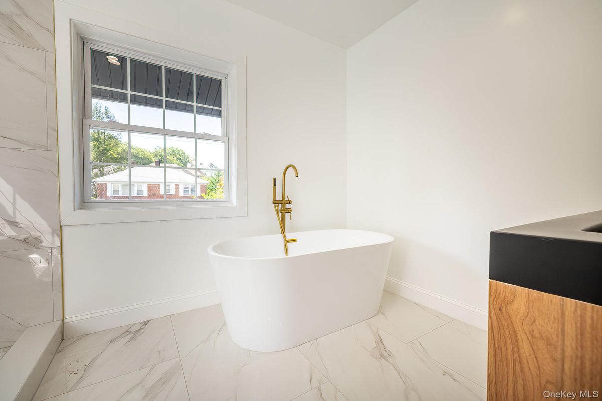 Bathroom, Free Standing Baths, Interior, Marble, Marble Walls