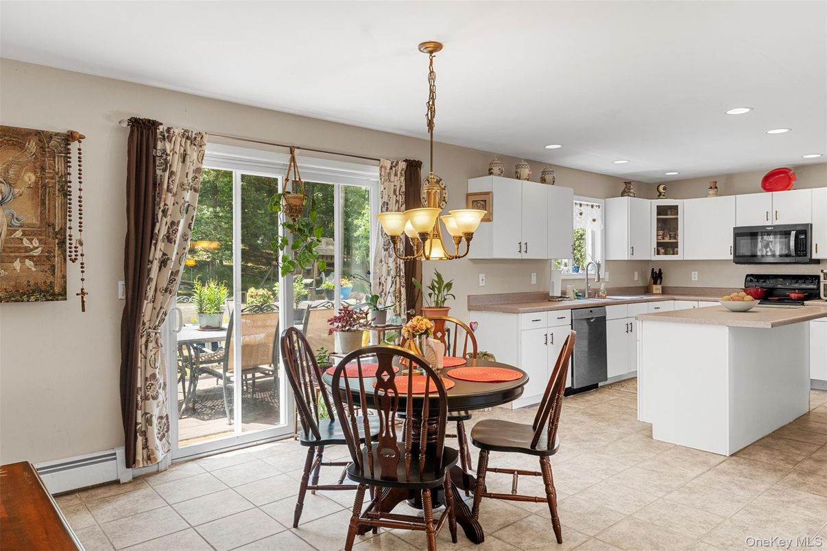 Dining room, Interior, Kitchen, Pendant Lights, Recessed Lighting