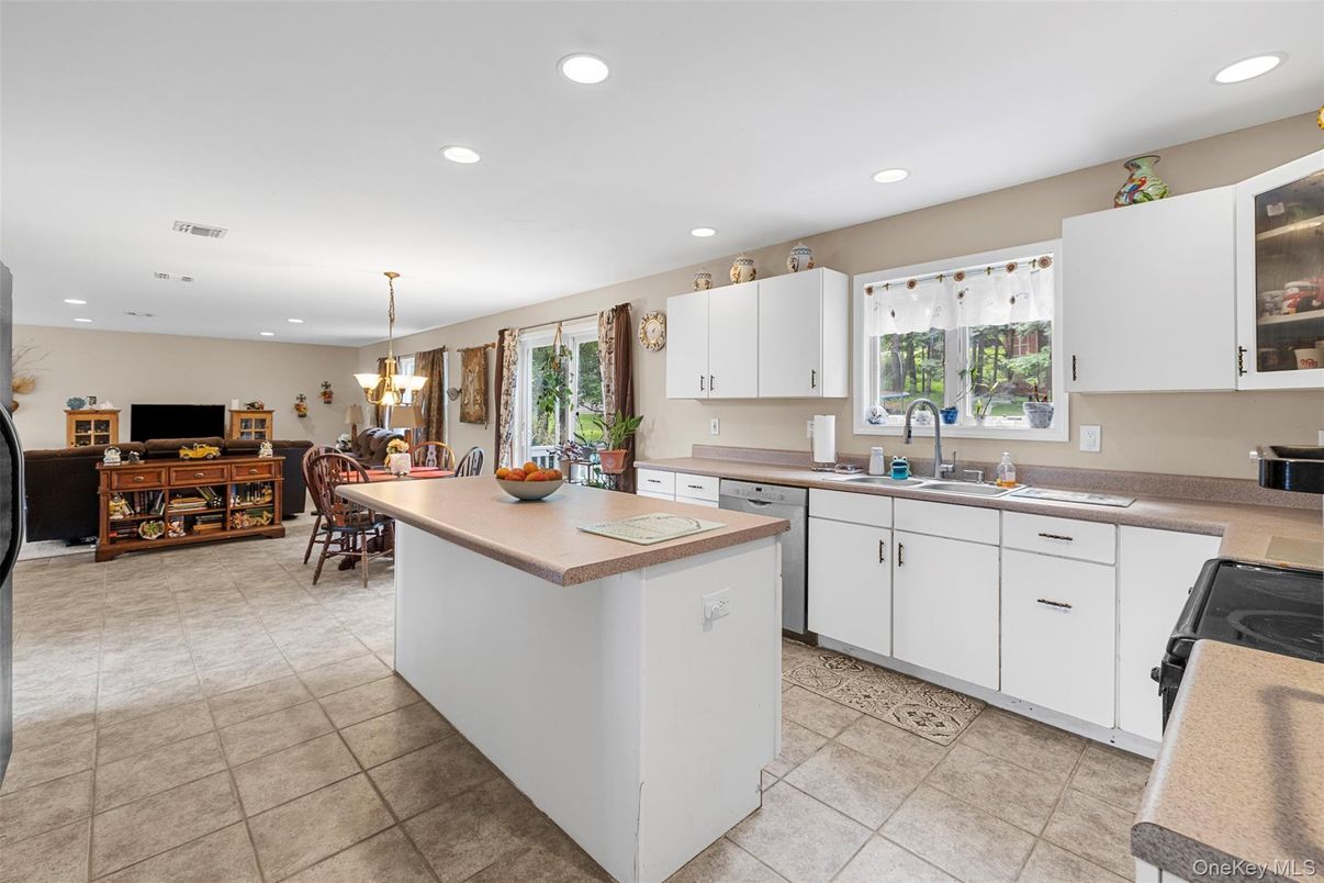 Chandelier, Dining room, Interior, Kitchen, Recessed Lighting