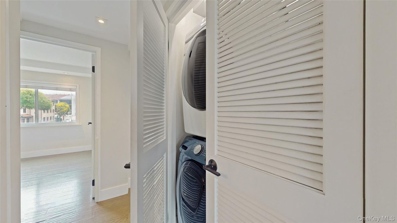 Interior, Recessed Lighting, Utility Closets, Washer, Wood Texture Flooring