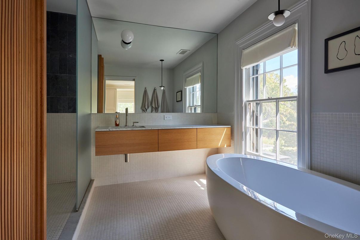 Bathroom, Free Standing Baths, Interior, Pendant Lights