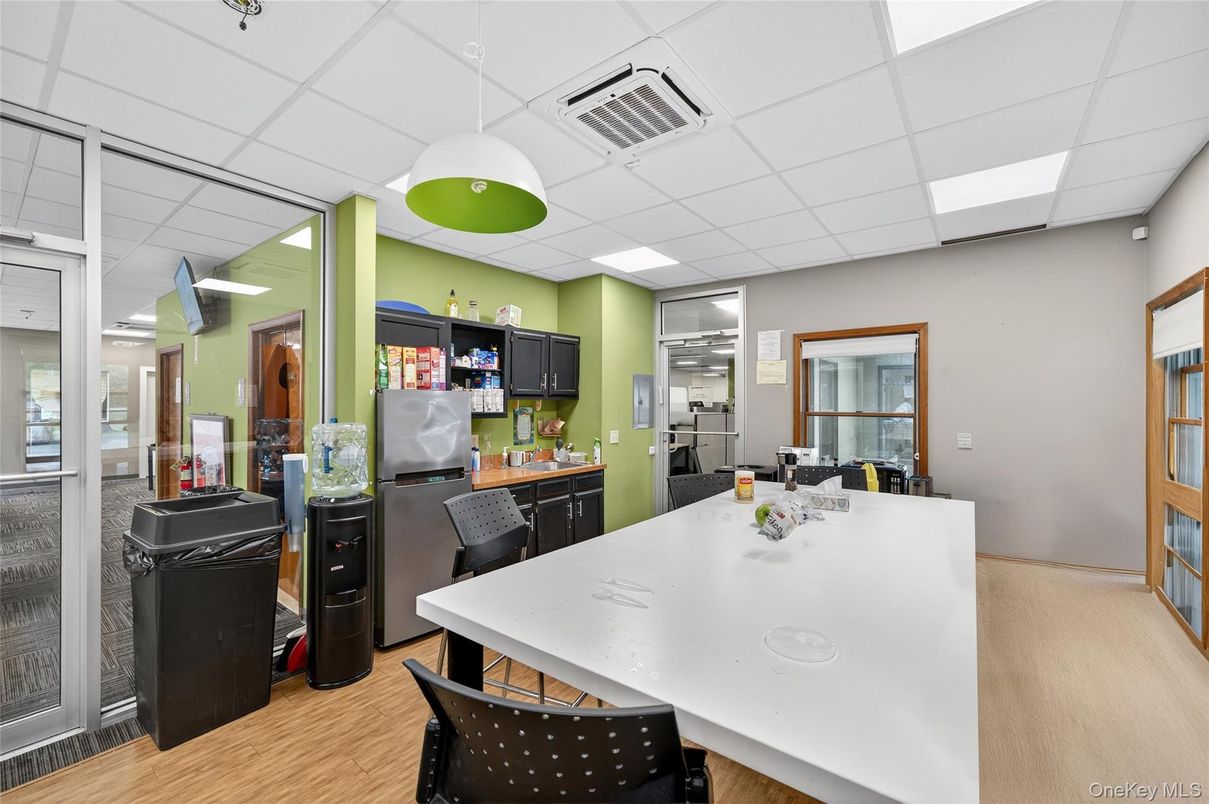 Dining room, Interior, Kitchen, Pendant Lights, Recessed Lighting, Wood Texture Flooring