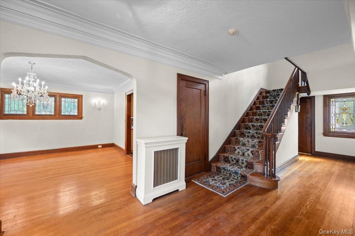 Chandelier, Empty room, Interior, Wood Texture Flooring