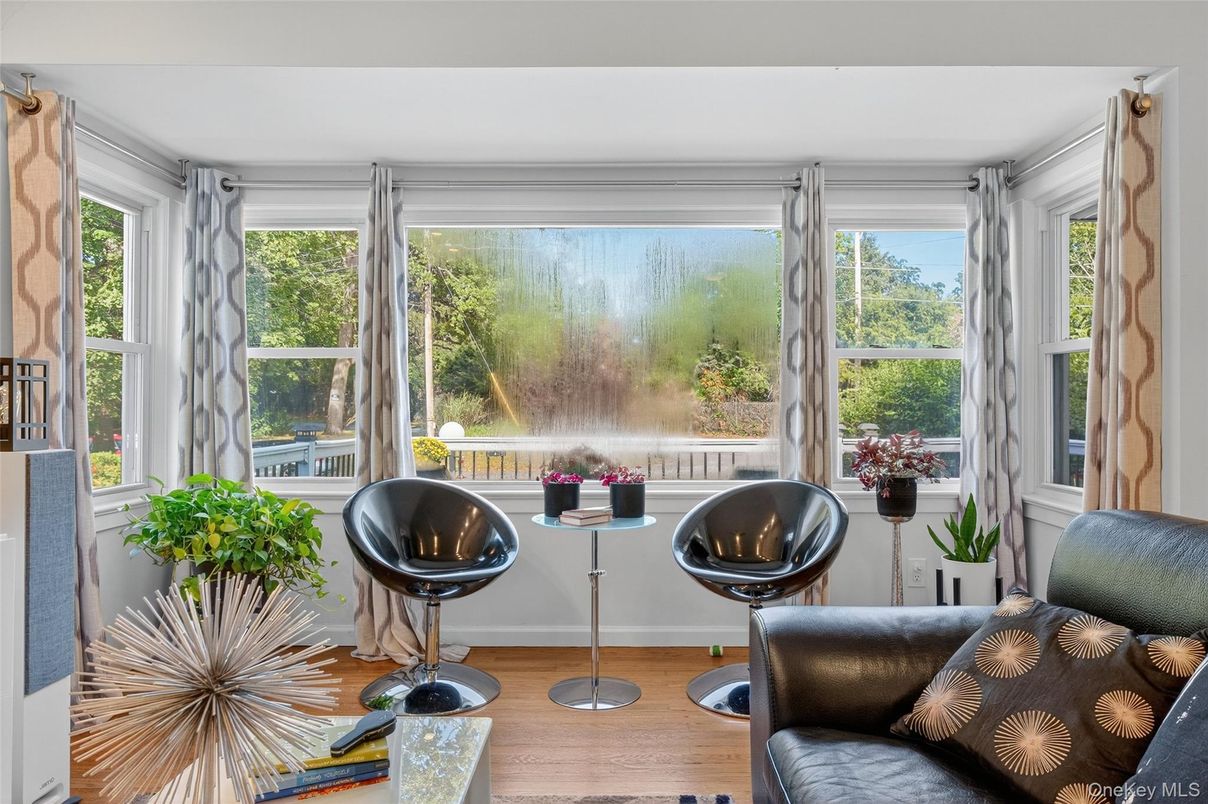 Interior, Sun Room, Wood Texture Flooring