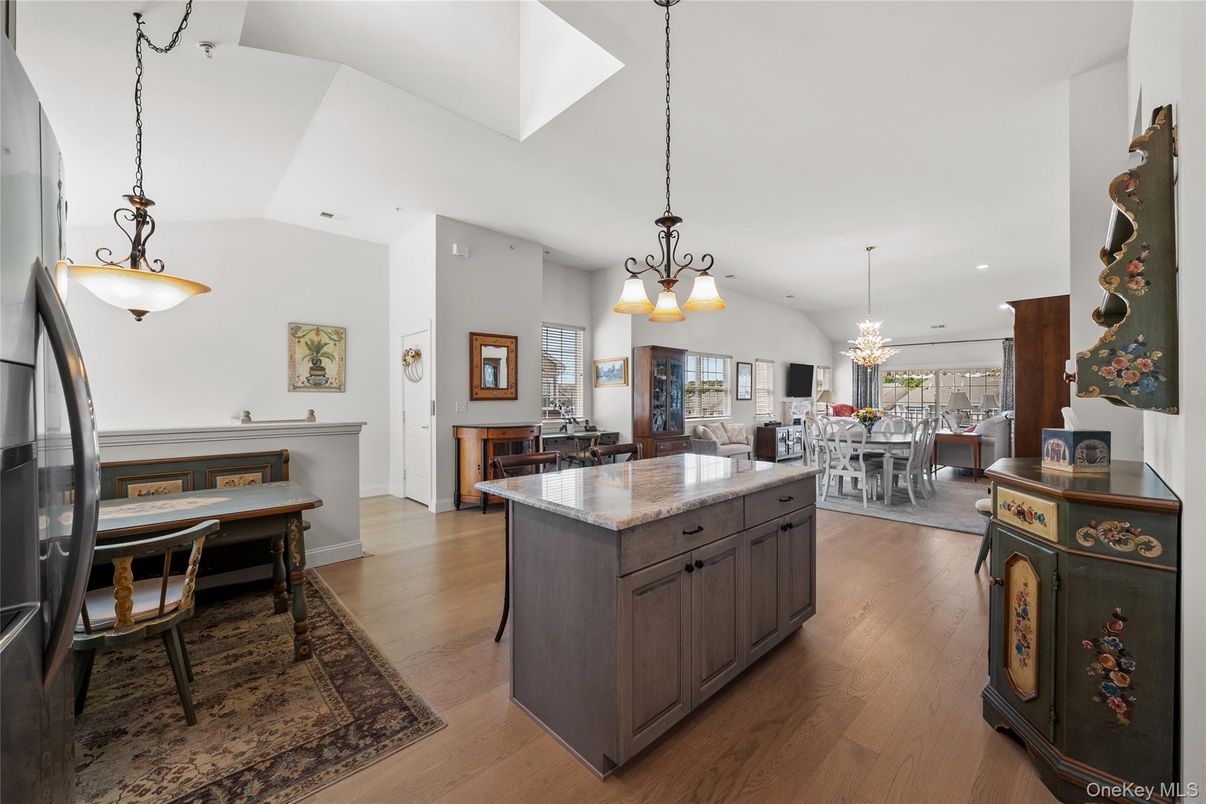 Chandelier, Dining room, Interior, Kitchen, Pendant Lights, Recessed Lighting, Wood Texture Flooring