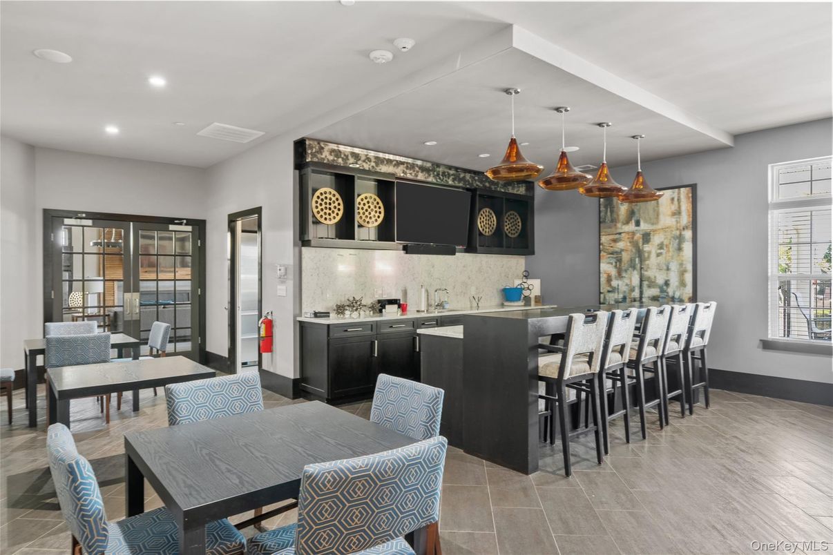 Dining room, Interior, Kitchen, Pendant Lights, Recessed Lighting, Wood Texture Flooring