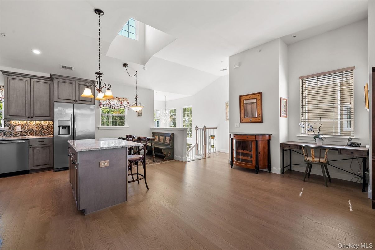 Dining room, Interior, Kitchen, Pendant Lights, Recessed Lighting, Stainless Steel Appliances, Wood Texture Flooring