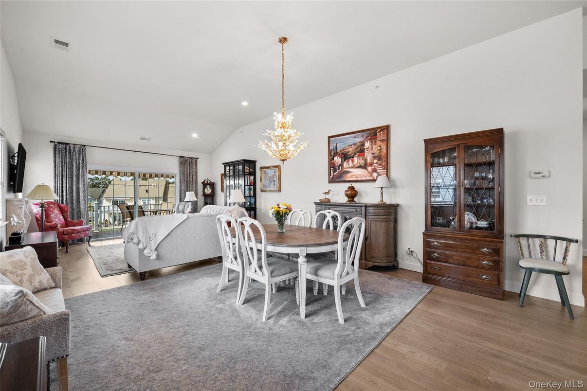 Chandelier, Dining room, Interior, Living room, Recessed Lighting, Wood Texture Flooring