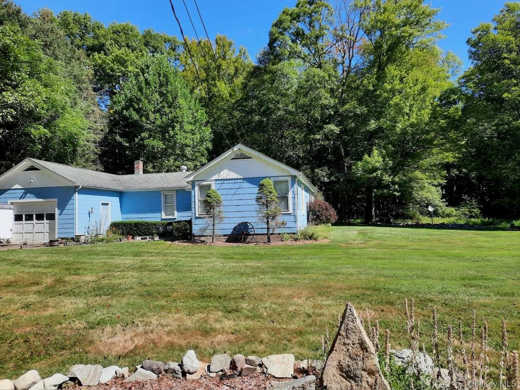 Backyard, Detached Garage, Exterior