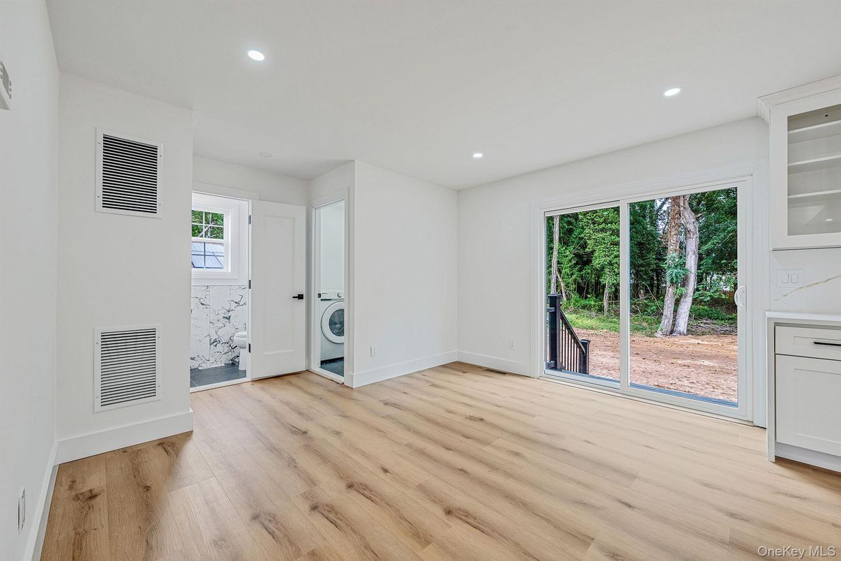 Empty room, Interior, Recessed Lighting, Washer, Wood Texture Flooring