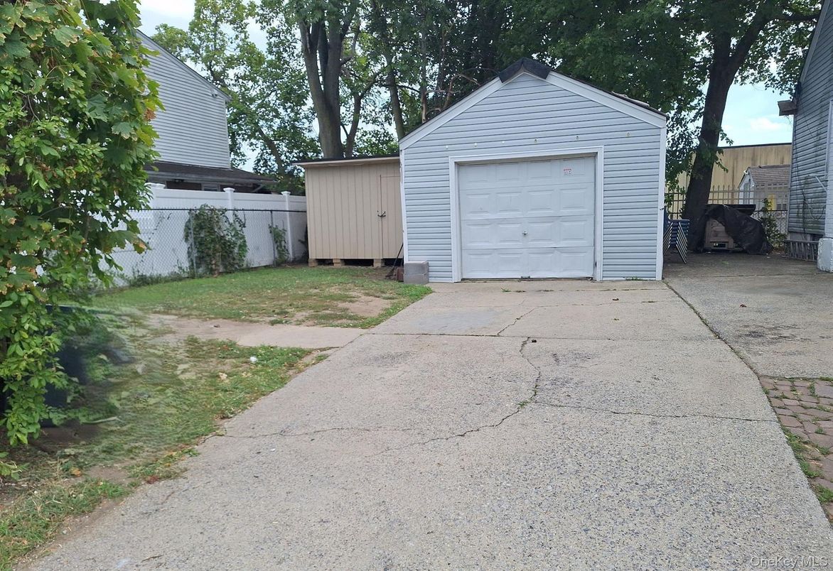 Detached Garage, Exterior