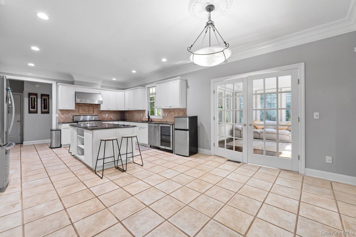Interior, Kitchen, Pendant Lights, Recessed Lighting, Stainless Steel Appliances