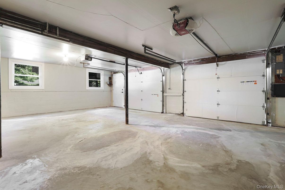 Garage, Interior