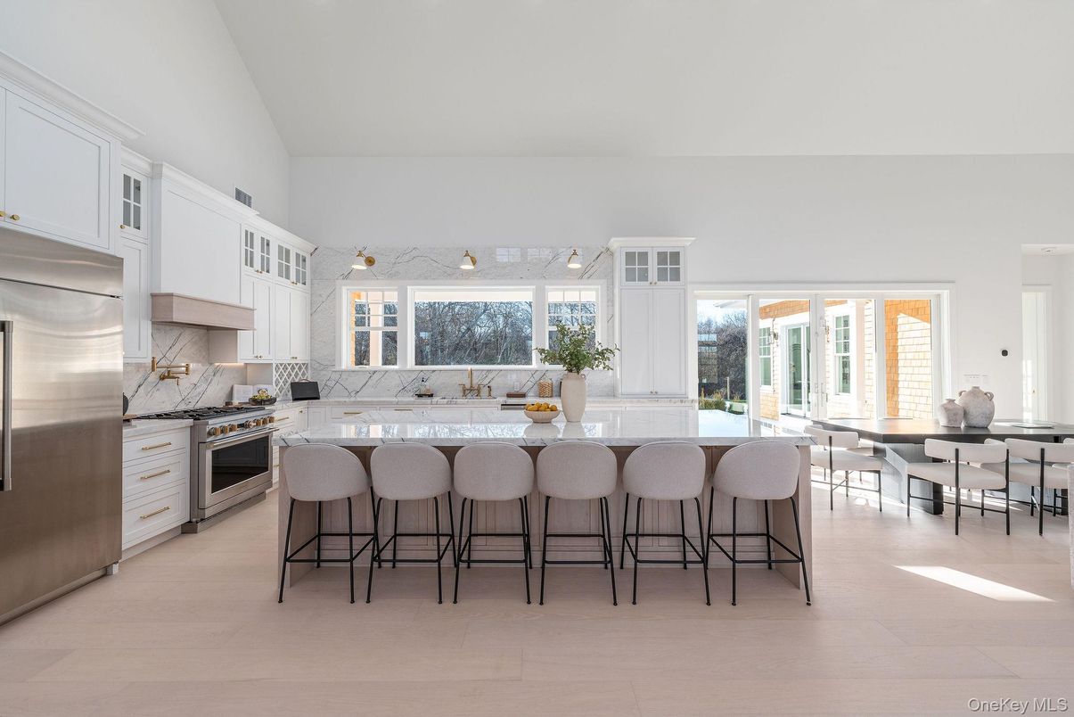 Dining room, Interior, Kitchen, Stainless Steel Appliances