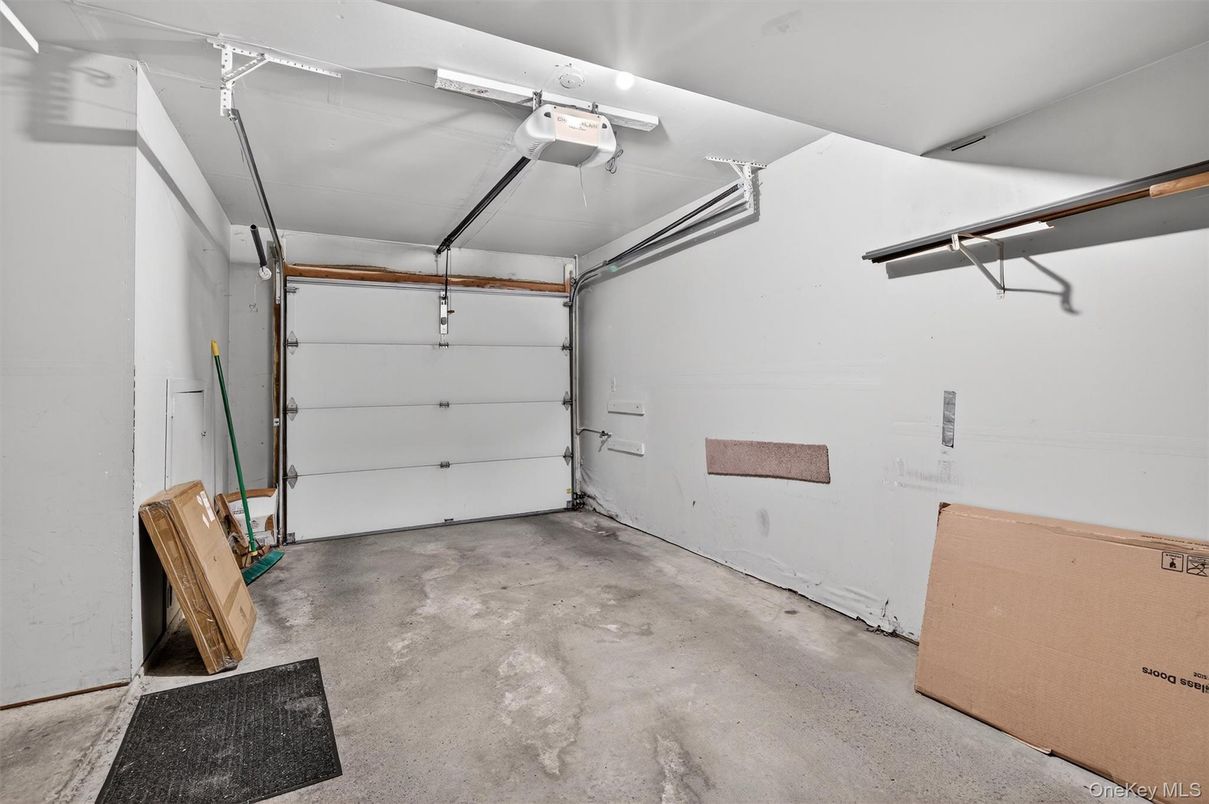 Garage, Interior