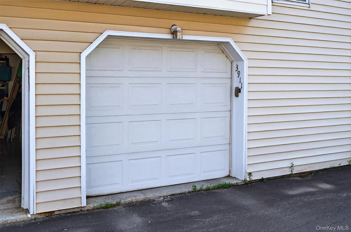 Detached Garage, Exterior