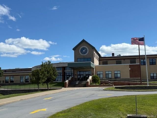 Exterior, Facade, Modern