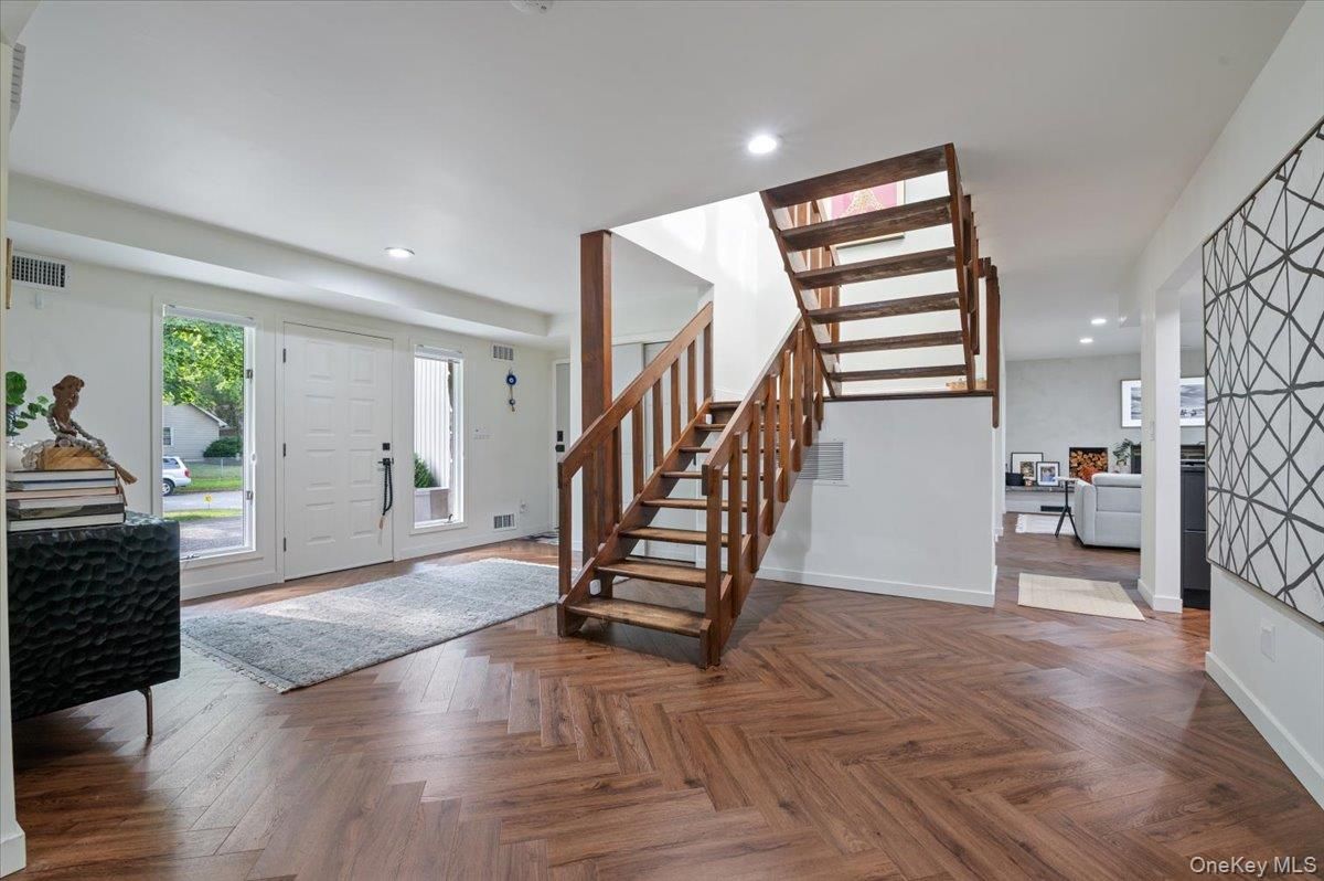 Interior, Recessed Lighting, Wood Texture Flooring