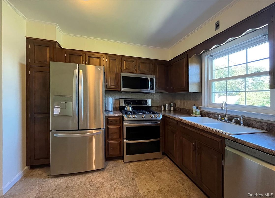 Interior, Kitchen, Stainless Steel Appliances