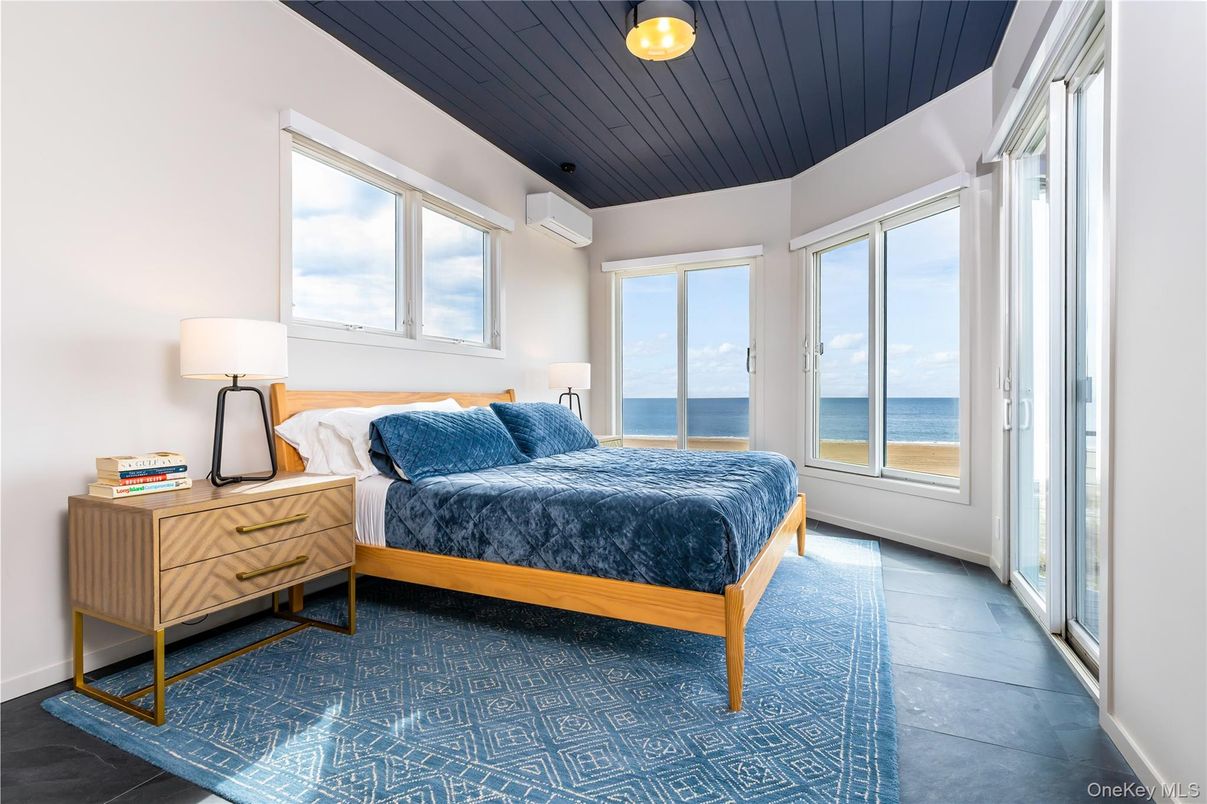 Bedroom, Interior, Water