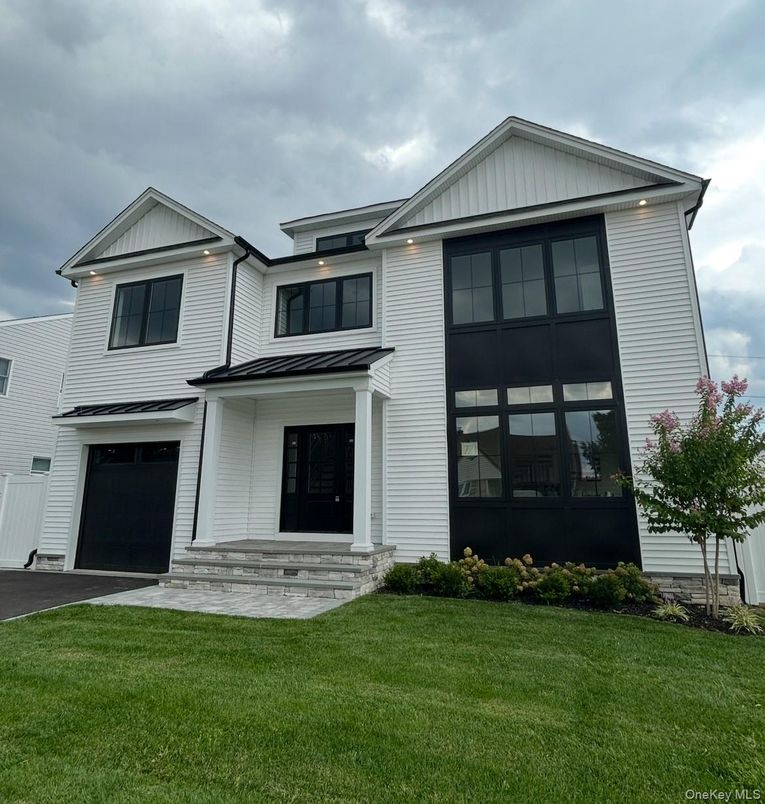 Attached, Exterior, Facade, Farmhouse