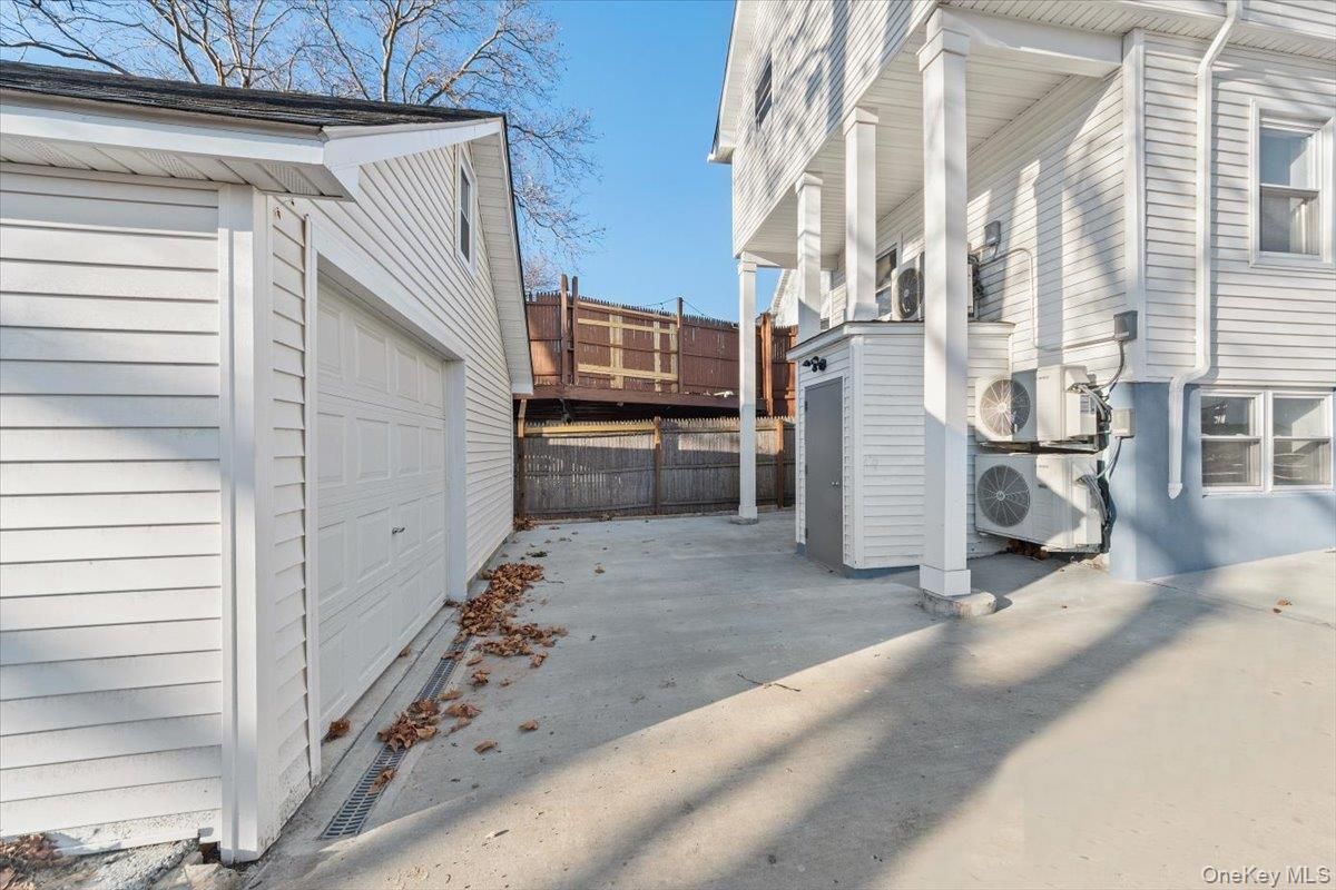 Detached Garage, Exterior