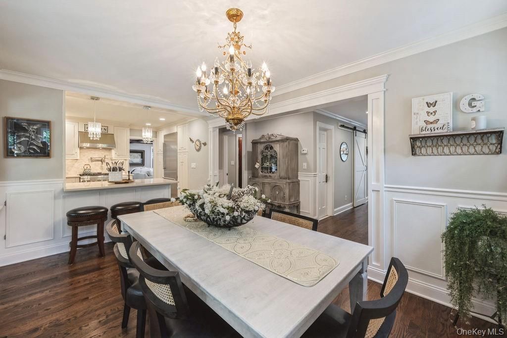 Chandelier, Dining room, Interior, Pendant Lights, Recessed Lighting, Wood Texture Flooring